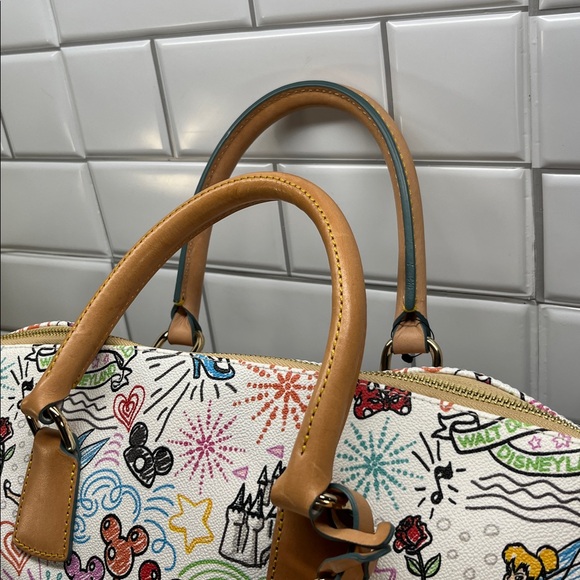 0149 DOONEY & BOURKE X DISNEY SKETCH DUFFLE WEEKENDER BAG 38830149 - Picture 7 of 15